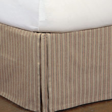 bed skirts and bedding