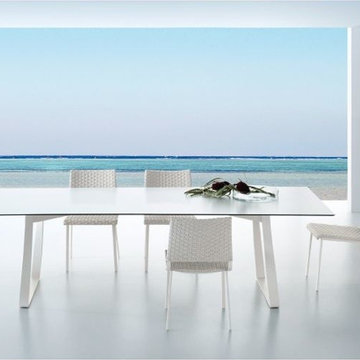 Hamptons Fiberglass Dining Table and Chairs
