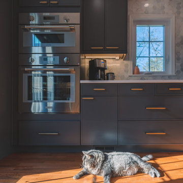 Dark Kitchen
