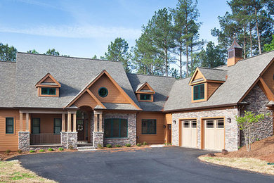 Arts and crafts home design photo in Charlotte