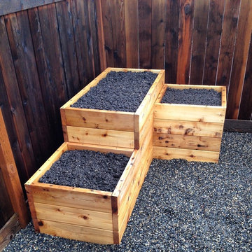 3-tiered corner raised garden bed