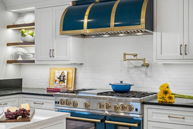 Kitchen - kitchen idea in Baltimore