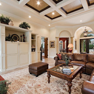 Mediterranes Wohnzimmer in Miami