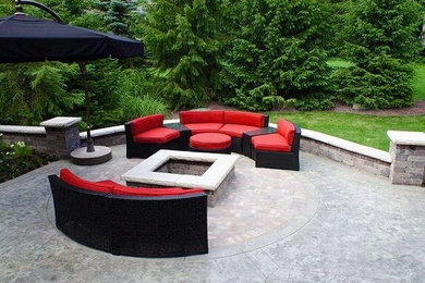 Elegant patio photo in Detroit