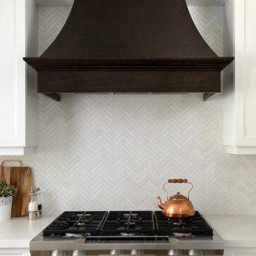 Bright Contemporary Kitchen