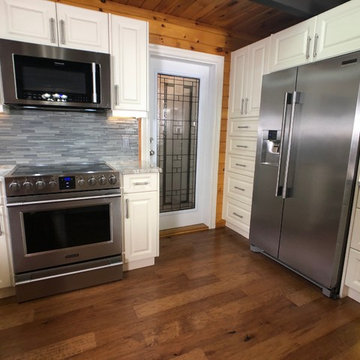 Kitchen that brightens up a West Coast Log Home