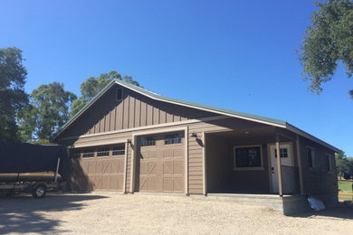 Home design - country home design idea in Sacramento