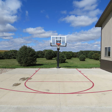 Aaron M's Pro Dunk Silver Basketball System on a 28x36 in LeMars, IA