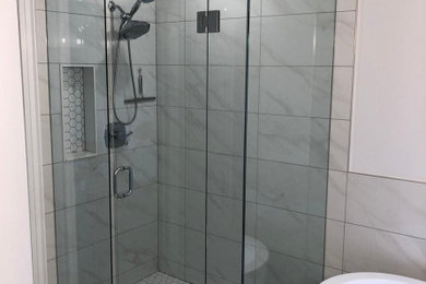 Minimalist bathroom photo