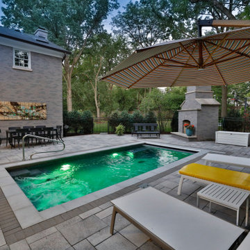Hinsdale, IL Compact Rectilinear Swimming Pool with Automatic Pool Cover