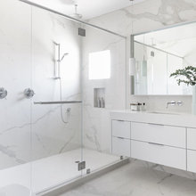 Master bedroom bathtub