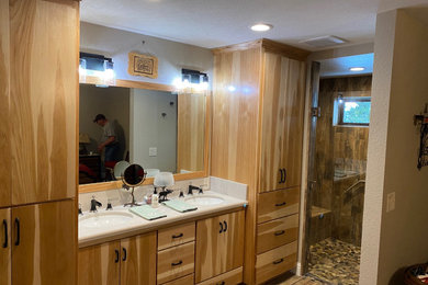Home design - rustic home design idea in Sacramento
