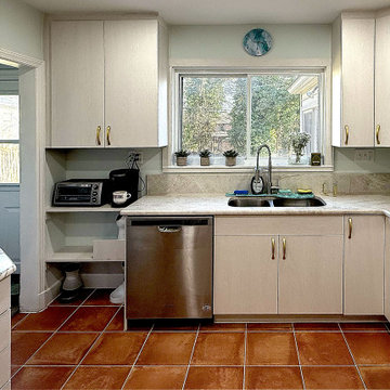 Pops of Color in Compact Kitchen: Turquoise and Terra Cotta