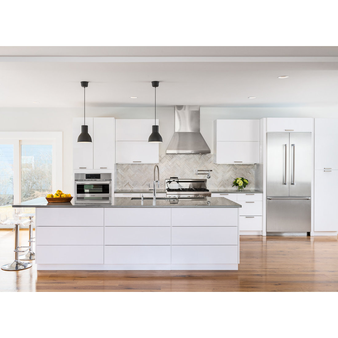 Clean Modern High-Gloss Kitchen in Cos Cob