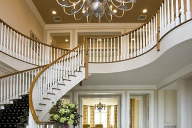 Entryway - traditional entryway idea in New York