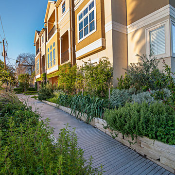 River Oaks || Residence