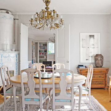 KLASSISK ARKITEKTUR I SEKELSKIFTESVILLA MED TORN