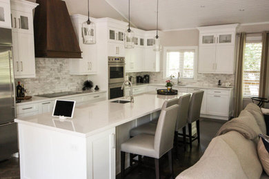 Trendy kitchen photo in Toronto