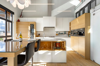 Trendy kitchen photo in Los Angeles