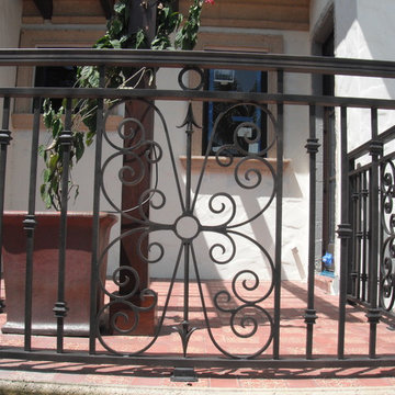 Exterior railing