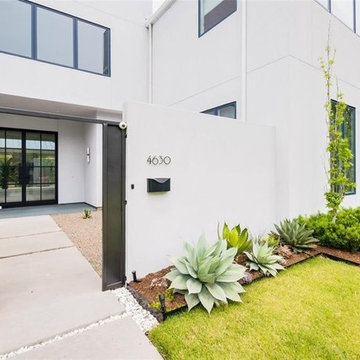 Contemporary in Afton Oaks