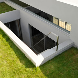 Design ideas for a modern patio in Other.