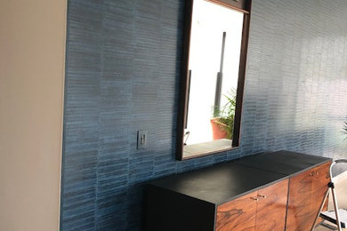 Example of a minimalist living room design in New York