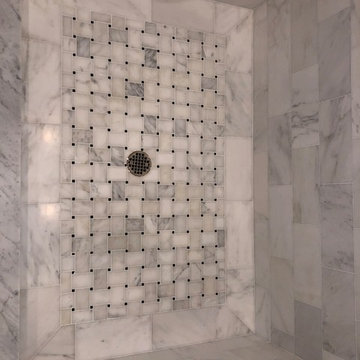 Silverman’s master bathroom