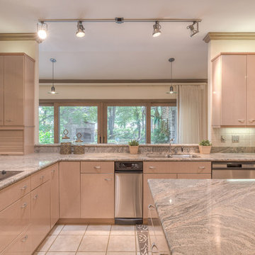 Beautiful Mid-century Modern Estate Home on Breathtaking 3.1 Acres