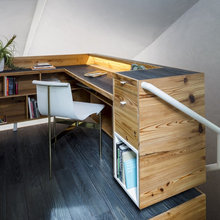 Upstairs-space and desk