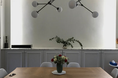 This is an example of a dining room in Lille.