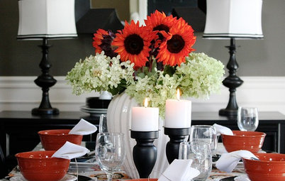 It's Black and White and Fall All Over in a Holiday-Happy Home