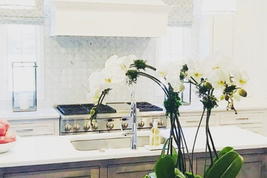 Kitchen - kitchen idea in Minneapolis