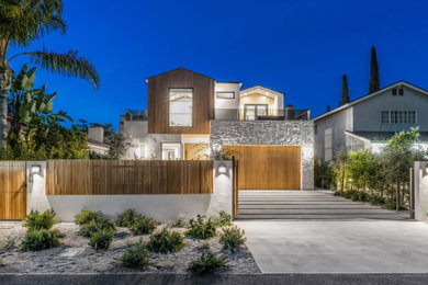 Inspiration for a contemporary exterior home remodel in Los Angeles
