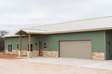 Example of a garage design in Austin