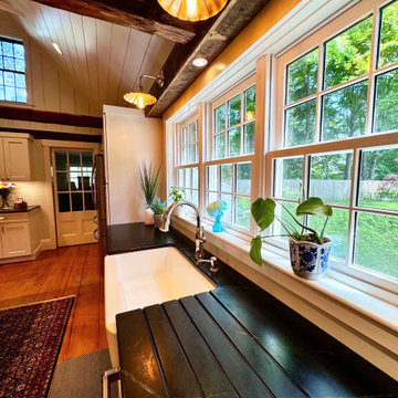 Amherst NH Farmhouse Kitchen