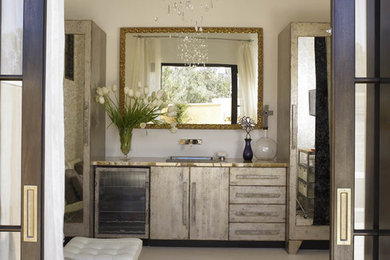 Laundry room - contemporary laundry room idea in San Diego