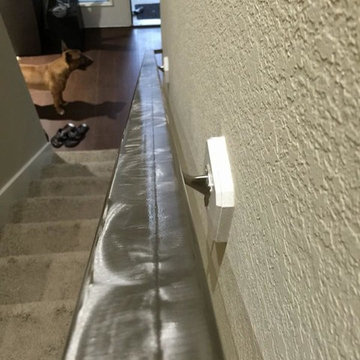 Grove Stainless Railing for Gallery Lighting