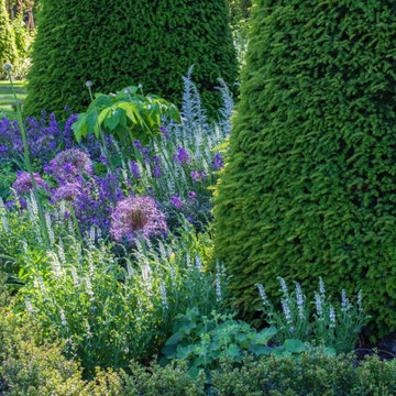 Pip's Place - a large country garden in Buckinghamshire