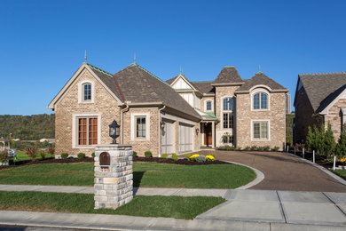Minimalist exterior home photo in Cincinnati