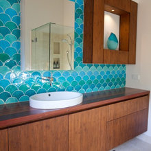 Bathrooms - scallops