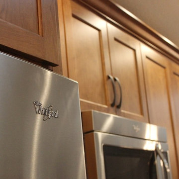 Erie, IL- Cherry Compliments Oak in a Remodeled Kitchen