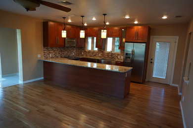 Kitchen - craftsman kitchen idea in Tampa
