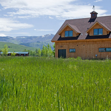 Detached Garage in Montana