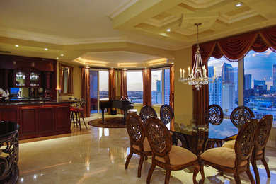 This is an example of a dining room in Tampa.