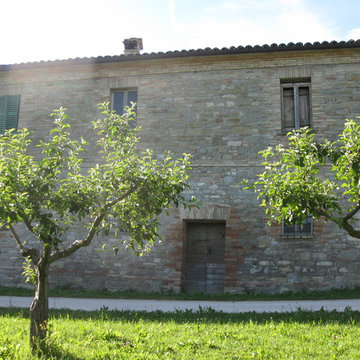 For sale farmhouse in Sant'Angelo in Vado, Le Marche, central Italy