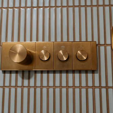 Brass Thermostatic Valve with Four Outlets - Kirkland