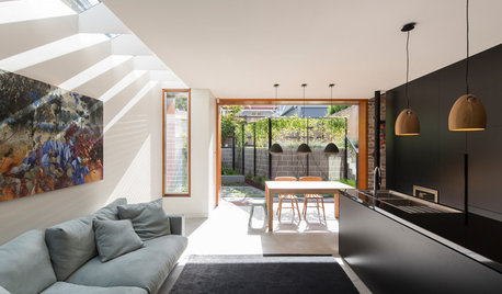 Houzz Tour: Open-Plan Design Makes All the Difference