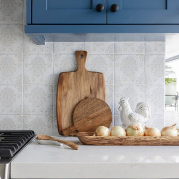 Modern Farmhouse Kitchen with Patterned Ceramic Tile Backsplash
