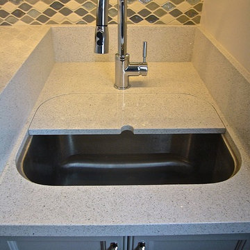 LAUNDRY ROOM - Sink Cabinetry